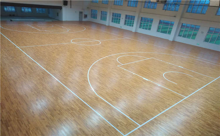 山東菏澤小學(xué)室內(nèi)籃球場(chǎng)木地板